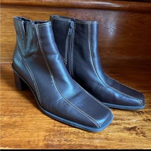 Nicole brown leather ankle Boots with inside zipper size 6 6M
